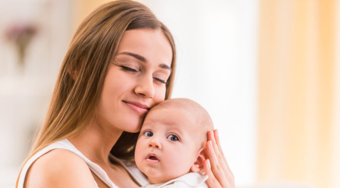Jonge moeders over waarom dat zo z’n voordelen heeft Samen Zwanger - Jonge moeders over waarom dat zo z'n voordelen heeft