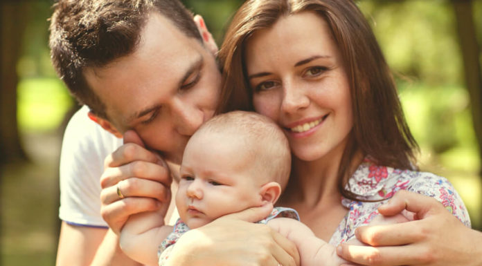 Advies: zes weken betaald verlof voor moeder én vader Samen Zwanger - Advies zes weken betaald verlof voor moeder én vader