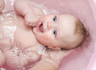 Baby in bad Samen Zwanger - Baby in bad