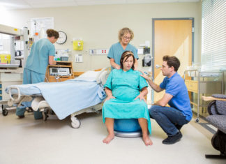 Bevallen op een baarkruk Samen Zwanger - Bevallen op een baarkruk