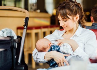 ‘Borstvoeding geven? Dat moet overal kunnen, ook in een winkel’ Samen Zwanger - 'Borstvoeding geven Dat moet overal kunnen, ook in een winkel'