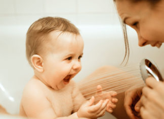 Douchen met je baby Samen Zwanger - Douchen met je baby