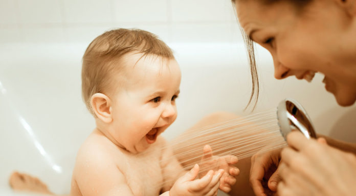 Douchen met je baby Samen Zwanger - Douchen met je baby