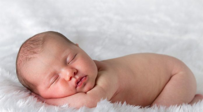 Geboortevlekken: Ooievaarsbeet, wijnvlekken etc. Samen Zwanger - Geboortevlekken Ooievaarsbeet, café au lait vlekken, mongolenvlekken