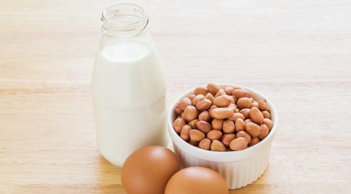 ‘Geef baby maar pindakaas en eieren’ Samen Zwanger - Geef baby maar pindakaas en eieren