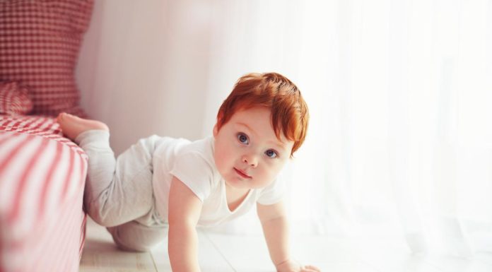 Kruipende baby brengt een hoop viezigheid in beweging Samen Zwanger - Kruipende baby brengt een hoop viezigheid in beweging