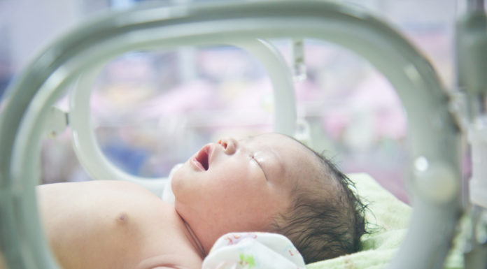 ‘Laat ouders na vroeggeboorte meewerken op couveuse-afdeling’ Samen Zwanger - 'Laat ouders na vroeggeboorte meewerken op couveuse-afdeling'