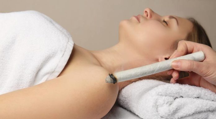 Moxa-therapie helpt baby met stuitligging om te draaien Samen Zwanger - Moxa-therapie helpt baby met stuitligging om te draaien