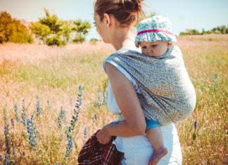 Over ‘huidhonger’ en het dragen van je baby Samen Zwanger - Over ‘huidhonger’ en het dragen van je baby