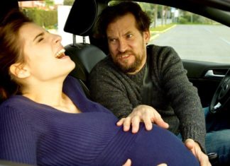 Vliezen gebroken in de taxi: ‘Het was floep, en ze was er uit’ Samen Zwanger - Vliezen gebroken in de taxi