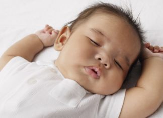 Hoeveel slaap je baby nodig heeft Samen Zwanger - Hoeveel slaap je baby nodig heeft