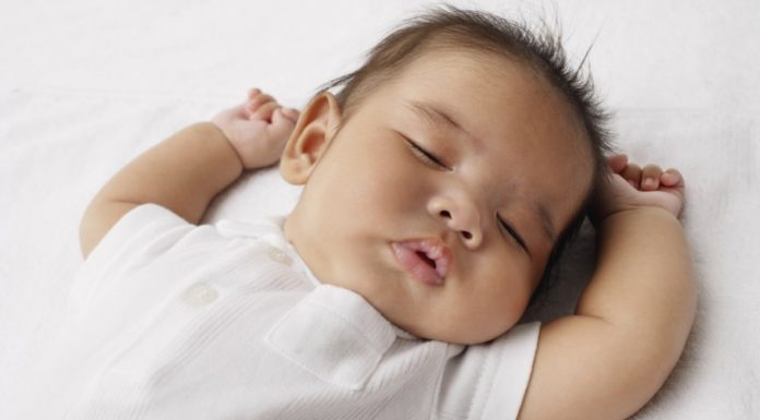 Hoeveel slaap je baby nodig heeft Samen Zwanger - Hoeveel slaap je baby nodig heeft