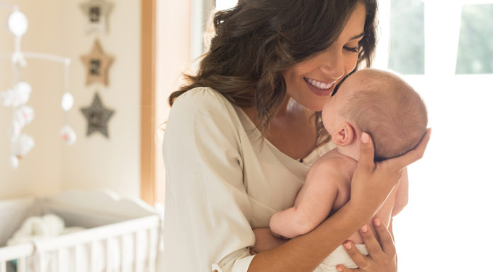 Moet een moeder die een baby de borst geeft stoppen met appen? Samen Zwanger - Moet een moeder die een baby de borst geeft stoppen met appen?