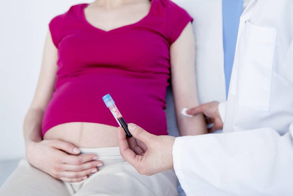 Samen Zwanger - 'Nieuwe bloedtest kan ingrijpende vruchtwaterpunctie vervangen'