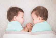 Pieter kreeg een tweeling: ‘Ze groeien echt op met hun beste vriend’ Samen Zwanger - Pieter kreeg een tweeling 'Ze groeien echt op met hun beste vriend'