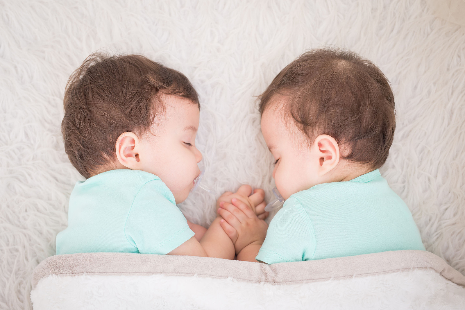 Samen Zwanger - Pieter kreeg een tweeling 'Ze groeien echt op met hun beste vriend'