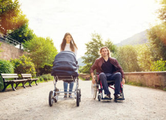 ‘Het werkt nog!’ Verlamde man kondigt aan dat hij vader wordt Samen Zwanger - Verlamde man kondigt aan dat hij vader wordt