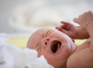 Geen greintje pijn: vrouw slaapt door eigen bevalling heen Samen Zwanger - Vrouw slaapt door eigen bevalling heen