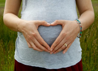 Zwanger en naar een festival? Let op: baby kan gehoorschade krijgen Samen Zwanger - Zwanger en naar een festival Let op baby kan gehoorschade krijgen