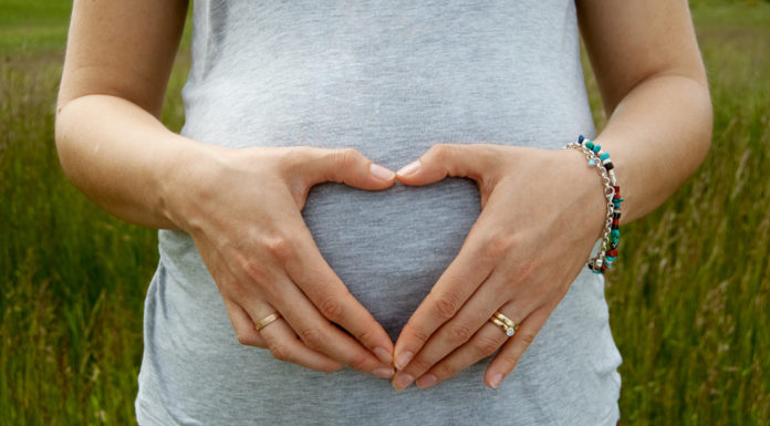 Zwanger en naar een festival? Let op: baby kan gehoorschade krijgen Samen Zwanger - Zwanger en naar een festival Let op baby kan gehoorschade krijgen