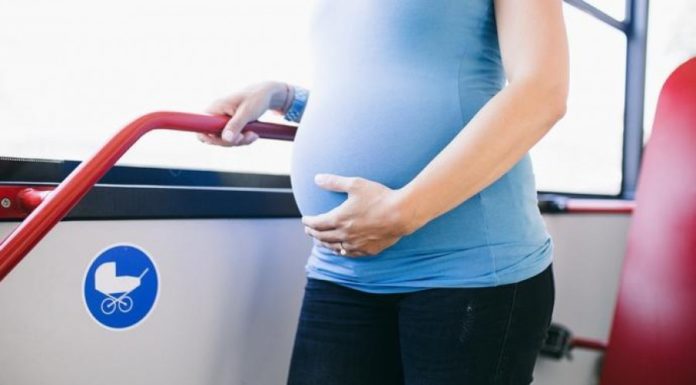 GVB komt met babybutton voor zwangere reizigers Samen Zwanger - GVB komt met babybutton voor zwangere reizigers