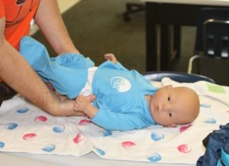 Jeugdzorg experimenteert met robotbaby na uithuisplaatsing Samen Zwanger - Jeugdzorg experimenteert met robotbaby