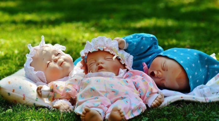 Babypoppen zorgen voor meer tienerzwangerschappen Samen Zwanger - Babypoppen zorgen voor meer tienerzwangerschappen