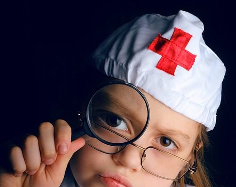 Wat te doen bij brandwonden bij je kind? Samen Zwanger - Wat te doen bij brandwonden bij je kind