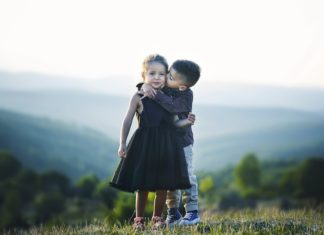 6 tips om je kind dankbaarheid bij te brengen Samen Zwanger - 6 tips om je kind dankbaarheid bij te brengen