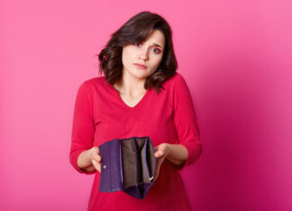 Het eerste kind halveert het inkomen van de moeder in 7 jaar Samen Zwanger - Het eerste kind halveert het inkomen van de moeder in 7 jaar