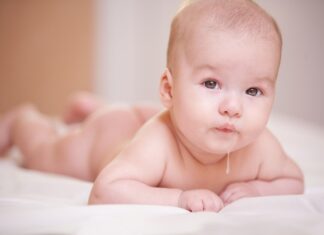 Met dit trucje weten baby’s wie ze kunnen vertrouwen Samen Zwanger - Met dit trucje weten baby's wie ze kunnen vertrouwen