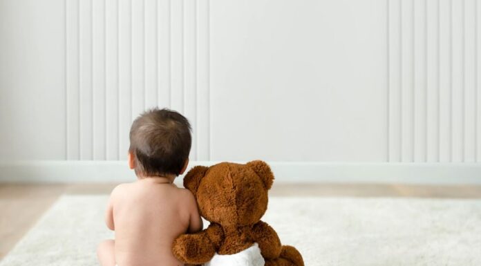 Echtpaar uit India eist een kleinkind, of anders een flinke schadevergoeding Samen Zwanger - Echtpaar uit India eist een kleinkind, of anders een flinke schadevergoeding